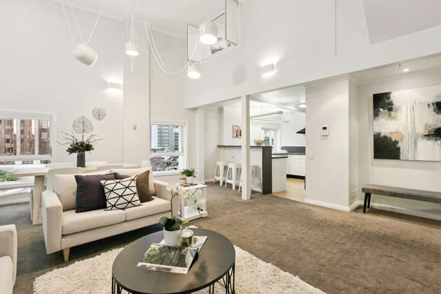 SOAK UP THE SUN ON YOUR TERRACE ON THE WATERFRONT!