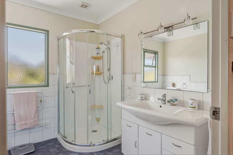 28 Mangatete Heights Kaingaroa_16