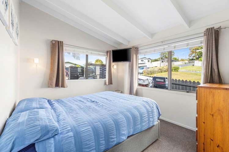 8 Dobell Road Stanmore Bay_14