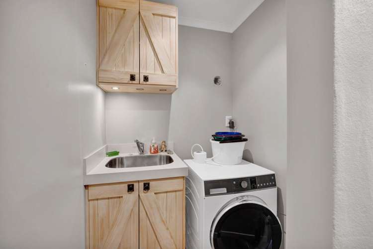 9 County Drive Hawera_25