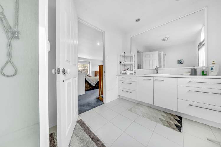 9 Priestley Drive Bucklands Beach_16