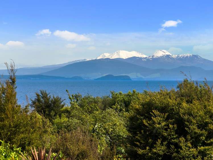 25 Whakamoenga Point Acacia Bay_8