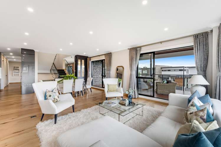 45 Armstrong Farm Drive East Tamaki Heights_17