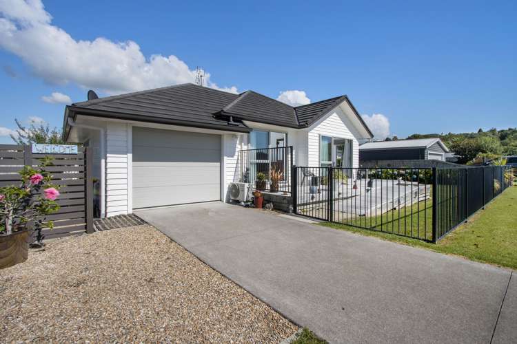 6 Sandleigh Drive Athenree_2