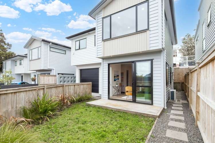 2/39 Lyndhurst Road_0
