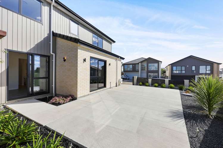 17 Ballyalton Crescent Flat Bush_22