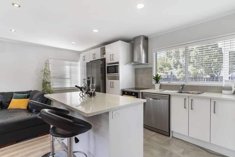 53 Te Irirangi Drive Clover Park_5