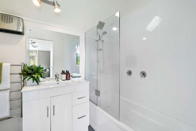 2/14 Matipo Road Mairangi Bay_16