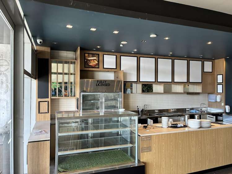 Retail 1/288 Lincoln Road Henderson Valley_3