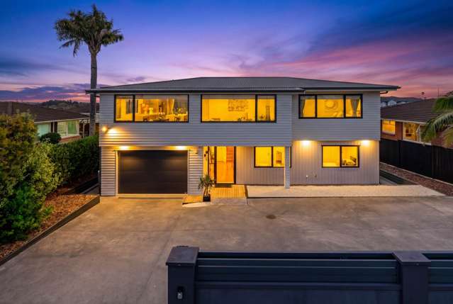 Macleans Coastal Luxury with Sea Views