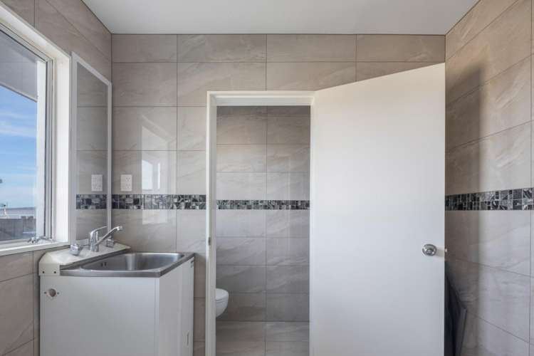 40 Akaroa Drive Maupuia_8