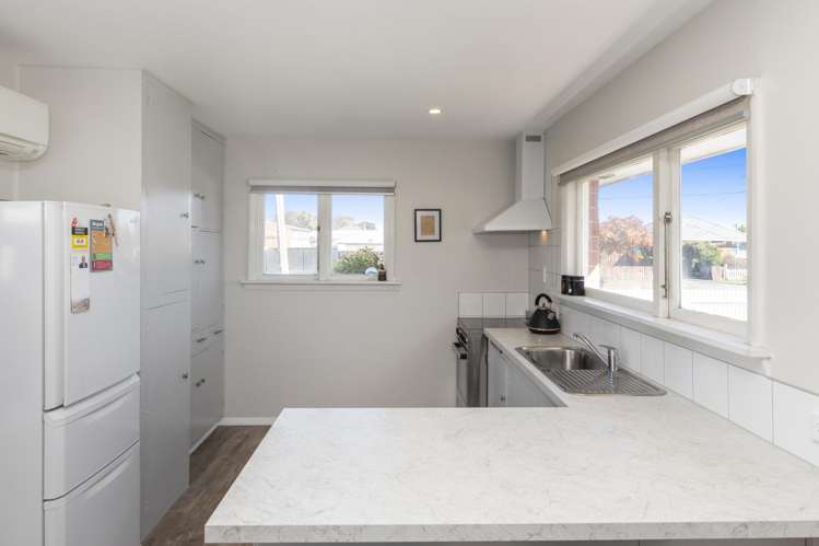 347 Breezes Road Aranui_4