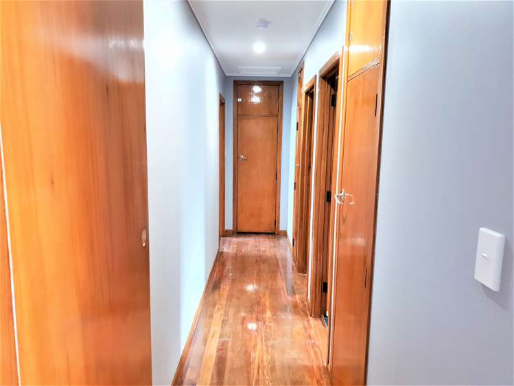 2/56 Royal View Road Te Atatu South_12