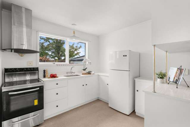 1/6 Valerie Place Redwood_3