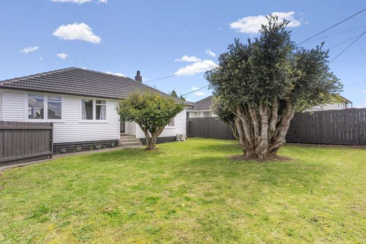 56 Kelwyn Road Kelston_10