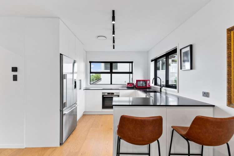 2/6 Vinter Terrace Mount Albert_12