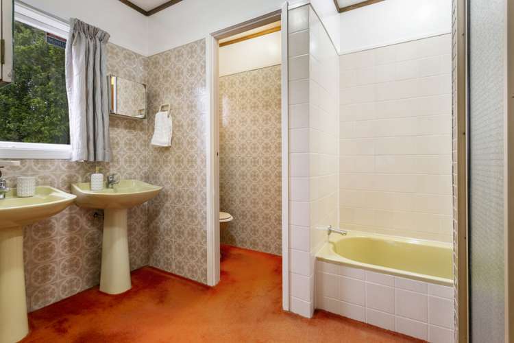 531 Scenic Drive Waiatarua_14