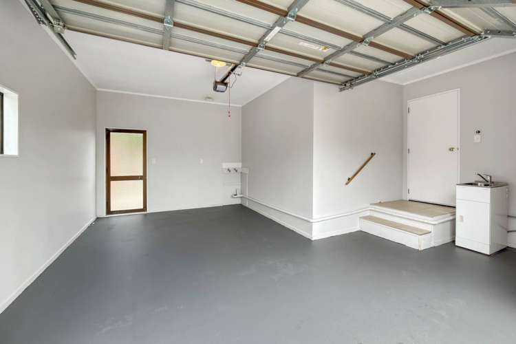 2/133 Pah Road Royal Oak_13