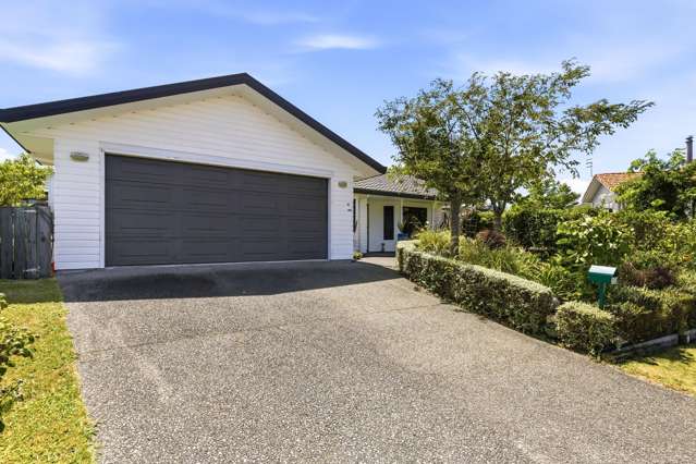 Owners must sell - moving out of town