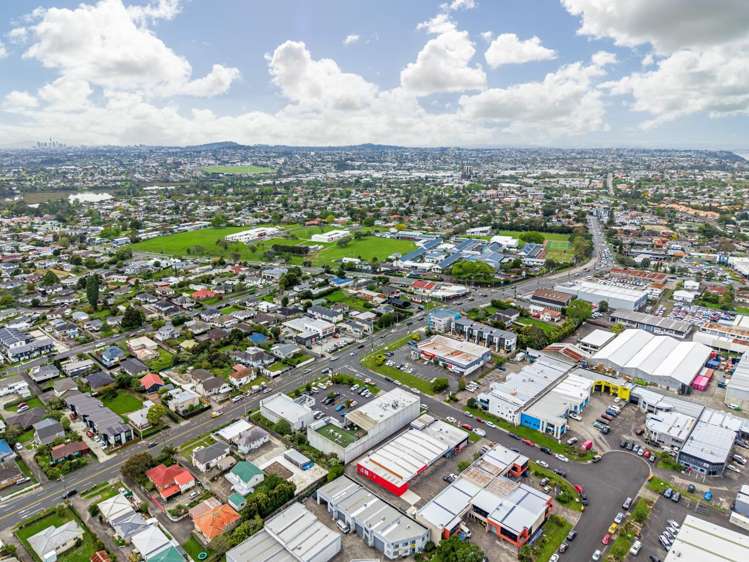 6/4038 Great North Road Glen Eden_16