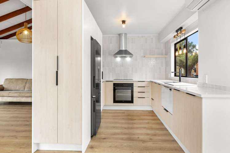 11 East Street Raglan_15