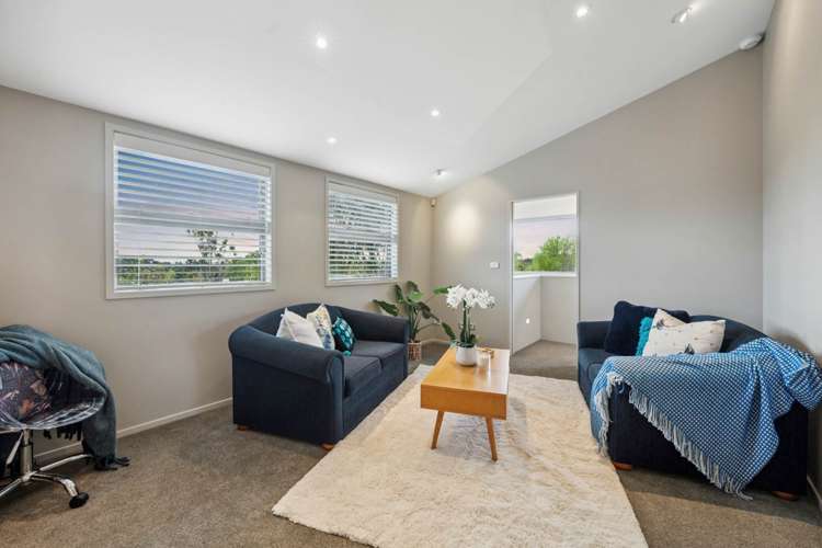 36 Oakford Park Crescent Greenhithe_31