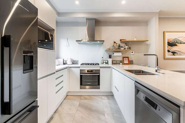 145 Bonair Crescent Silverdale_8