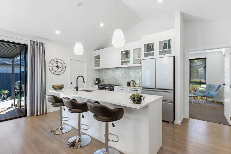 61 Queen Charlotte Drive_5