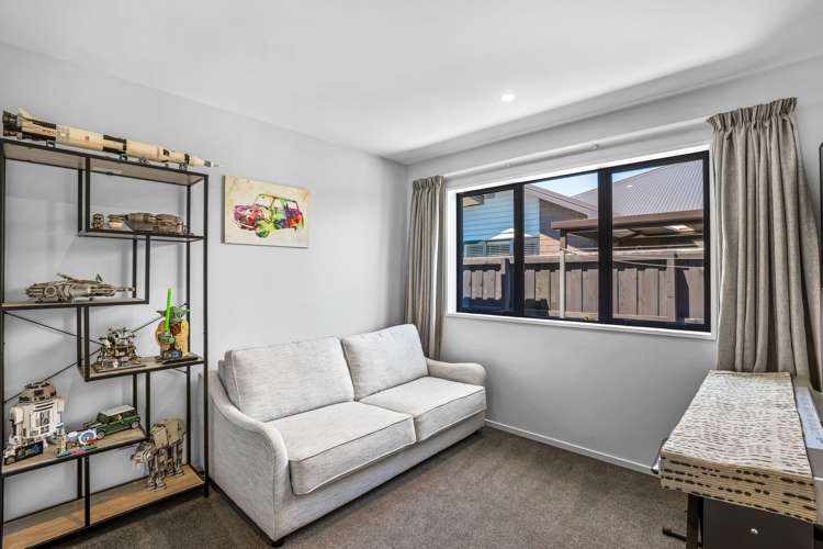 80 Sunline Avenue Lincoln_15