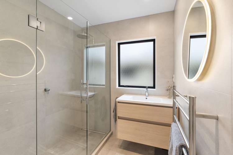 1/6 Knott Road Stanmore Bay_9