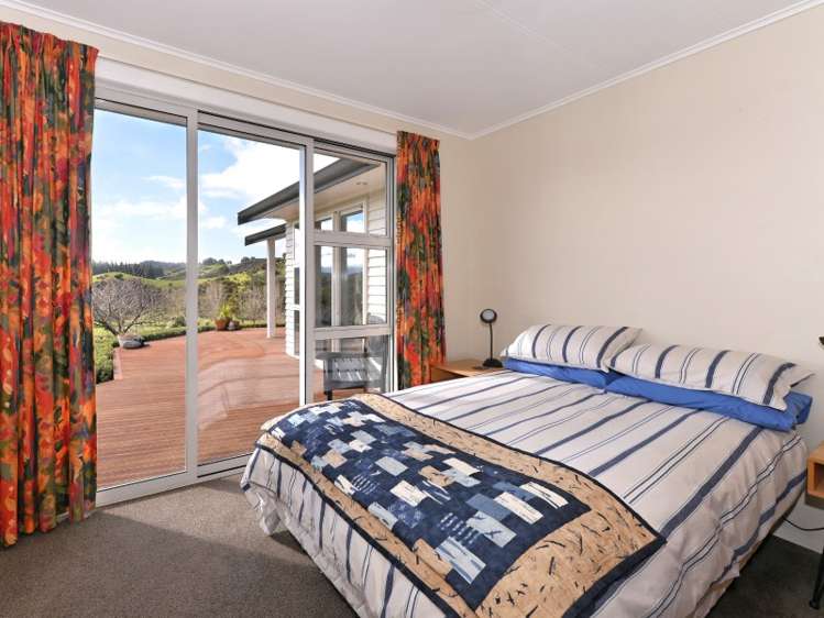 142 Strachan Road Ngatimoti_13