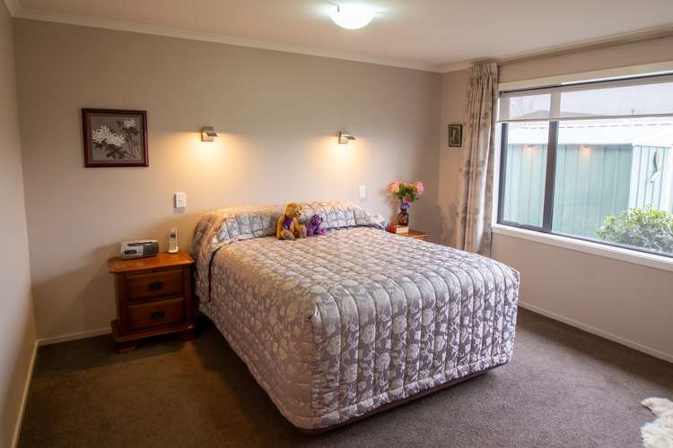 8 Fullford Drive Richmond_11