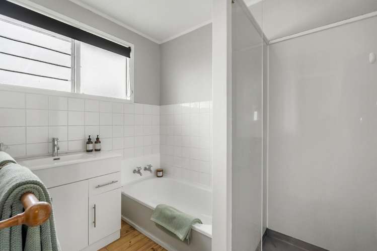 897 East Coast Road Northcross_22