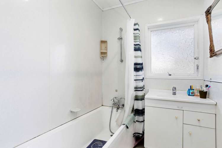 2/9 Devon Road Bucklands Beach_9