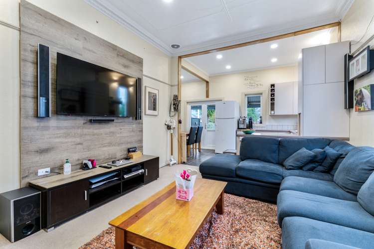 12 Crest Street Tainui_5