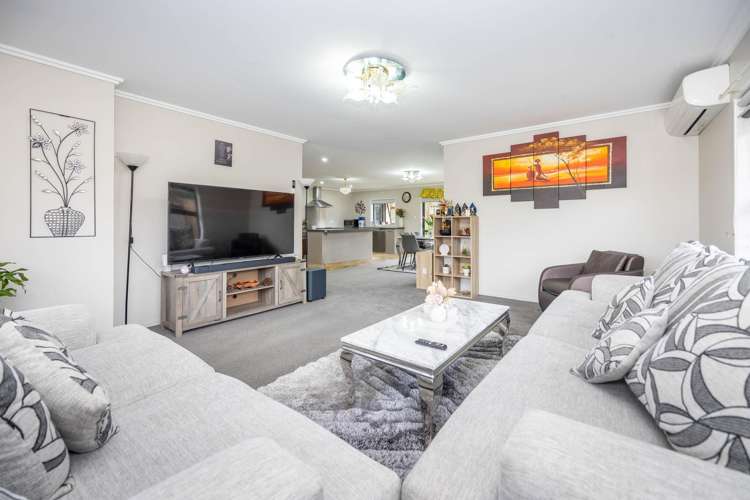 54 Farnborough Drive Nawton_6