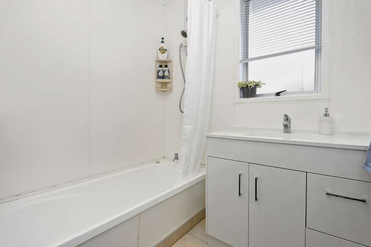 20 Cron Avenue Te Atatu South_13