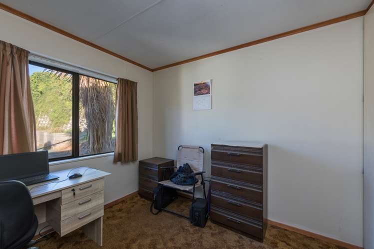 25 Jenner Road Toi Toi_22