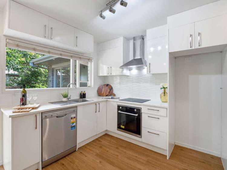 1/27 Ellerton Road Mount Eden_2
