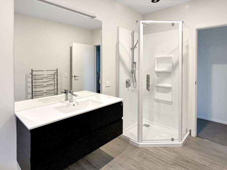 2 Repo Street Richmond Heights_11