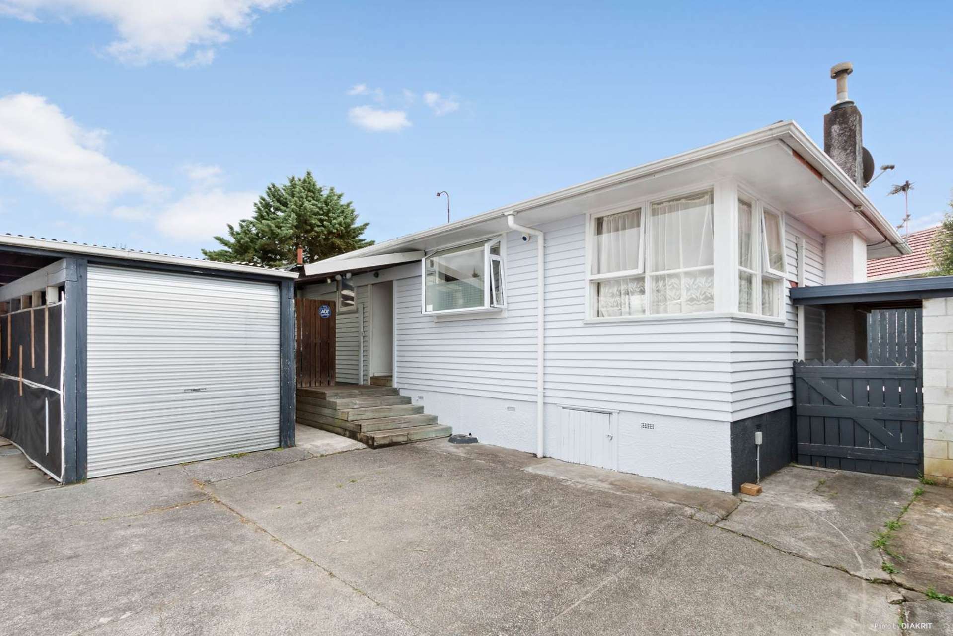 2/47 Larne Avenue Pakuranga Heights_0