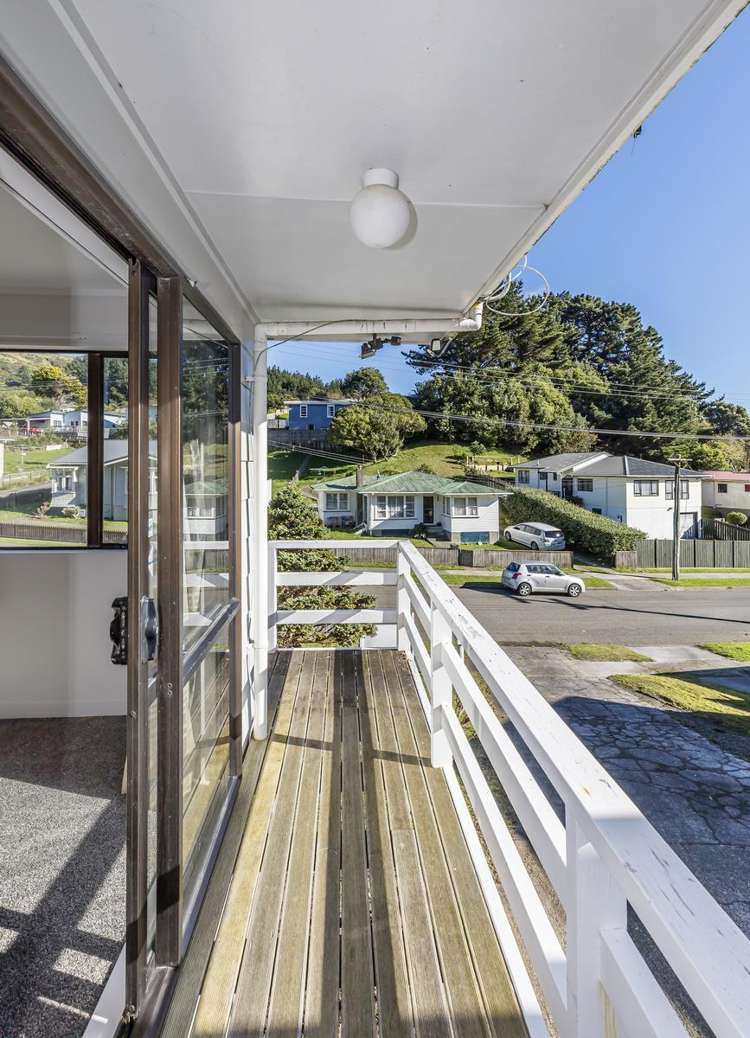 48 Cardiff Crescent Cannons Creek_16
