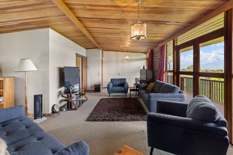 73 Attwood Road Paremoremo_8