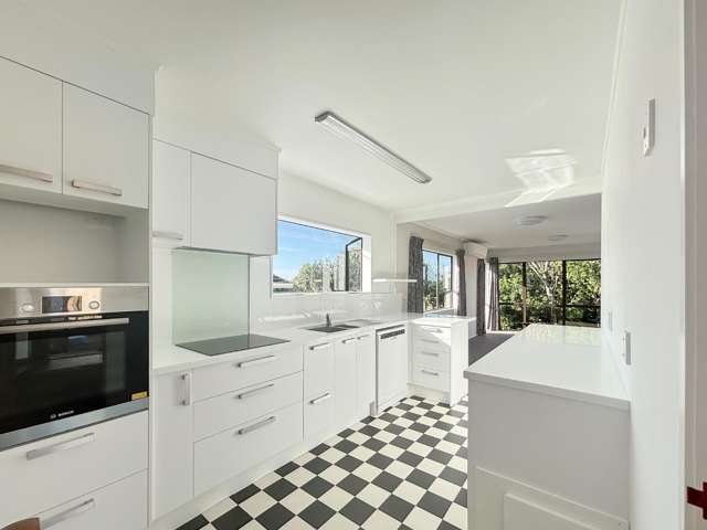 52 Eureka Place 11618_1