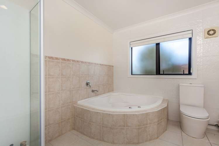 21 Tollana Road Te Atatu Peninsula_20