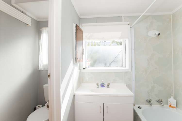 8 Dennis Street Outer Kaiti_13