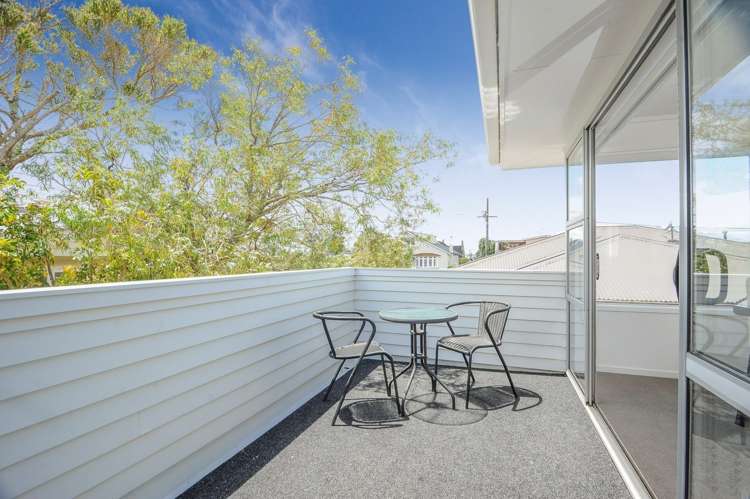 2/15 Hemi Street Narrow Neck_16