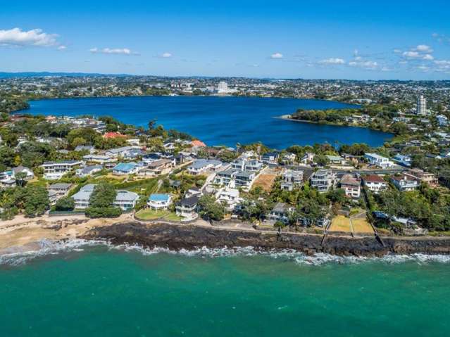 1/241 Hurstmere Road Takapuna_1
