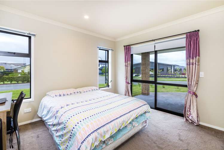 16 Noumea Drive Rangatira Park_12