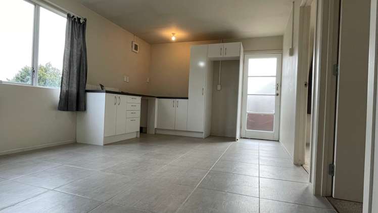 8 Idesia Place Totara Heights_14